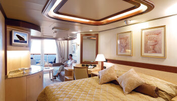 1548636047.5509_c203_Cunard Line Queen Victoria P1 Princess Grill Suite 1.JPG